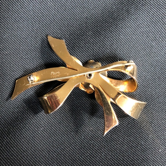 Ribbon Brooch - Picture 2 of 3